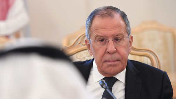 Министр иностранных дел РФ Сергей Лавров во время встречи с генеральным секретарем Организации исламского сотрудничества (ОИС) Юсуфом Аль-Осаимином, фото из архива - Sputnik Азербайджан