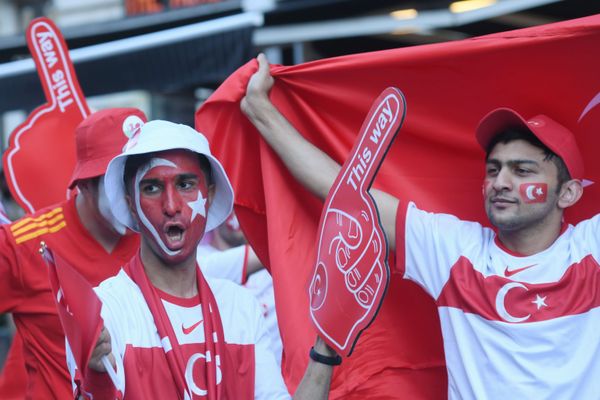 Bakıda keçiriləcək futbol üzrə Avropa çempionatının oyunlarına həsr olunmuş karnaval yürüşünün iştirakçıları. - Sputnik Азербайджан