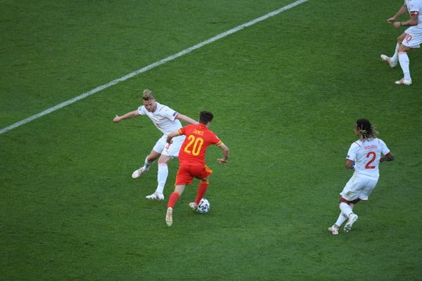 Матч первого тура группового этапа чемпионата Европы по футболу 2020 между сборными Уэльса и Швейцарии на Бакинском олимпийском стадионе - Sputnik Азербайджан