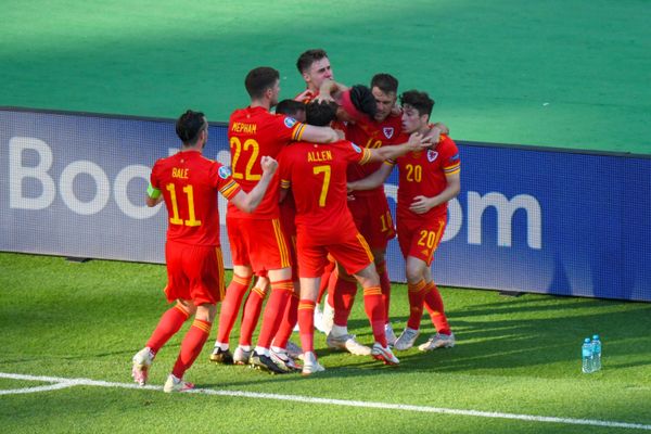Матч первого тура группового этапа чемпионата Европы по футболу 2020 между сборными Уэльса и Швейцарии на Бакинском олимпийском стадионе - Sputnik Азербайджан