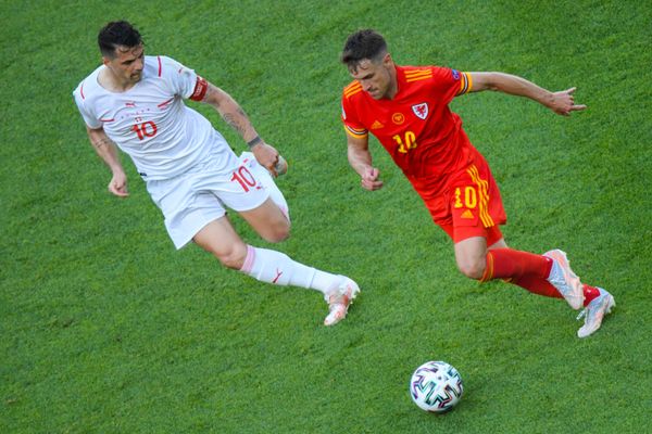 Матч первого тура группового этапа чемпионата Европы по футболу 2020 между сборными Уэльса и Швейцарии на Бакинском олимпийском стадионе - Sputnik Азербайджан