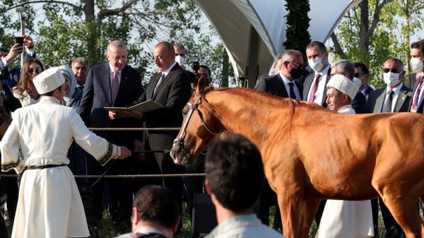 Президенты Ильхам Алиев и Реджеп Тайип Эрдоган с супругами присутствовали на показе композиции Музыкальное наследие и карабахские кони на Джыдыр дюзю, 15 июня 2021 года - Sputnik Азербайджан
