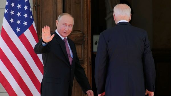 Встреча президентов России и США Владимира Путина и Джо Байдена в вилле Ла-Гранж в Женеве, 16 июня 2021 года - Sputnik Азербайджан
