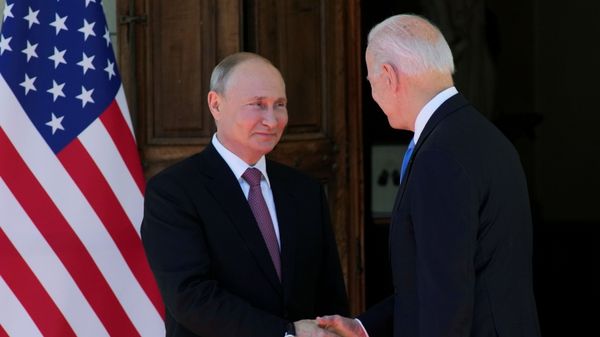 Встреча президентов России и США Владимира Путина и Джо Байдена в вилле Ла-Гранж в Женеве, 16 июня 2021 года - Sputnik Азербайджан
