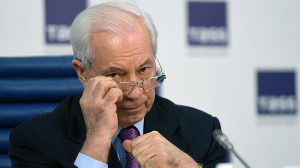 Бывший премьер-министр Украины Николай Азаров - Sputnik Азербайджан