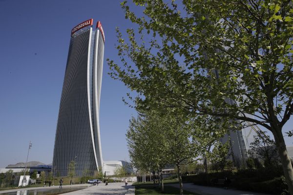 Вид на небоскреб Generali Tower - Sputnik Азербайджан