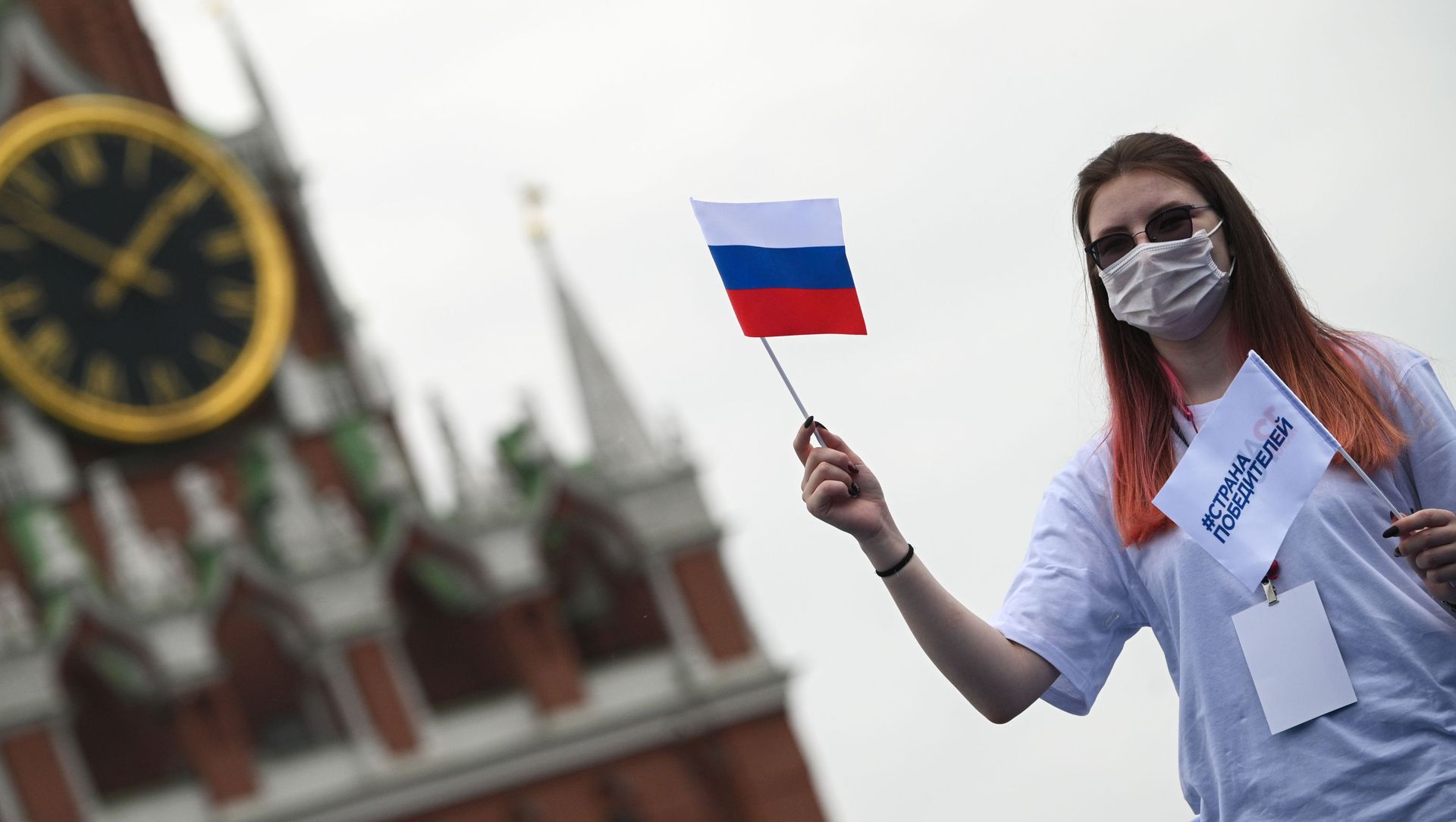 Волонтер на Красной площади в Москве, фото из архива Волонтер на Красной площади в Москве, фото из архива - Sputnik Азербайджан, 1920, 26.06.2021