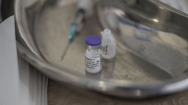 Вакцина от коронавируса Pfizer-BioNTech, фото из архива - Sputnik Азербайджан