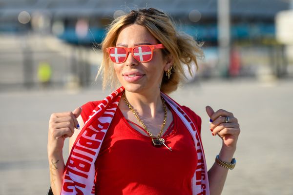 Azarkeş Avropa çempionatının 1/4 final mərhələsinin Çexiya - Danimarka oyunundan öncə. - Sputnik Азербайджан