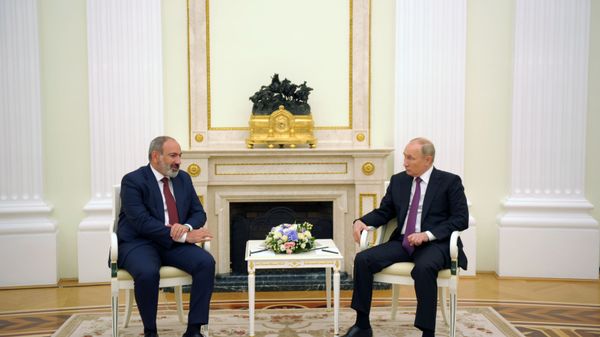 Встреча президента РФ В. Путина с исполняющим обязанности премьер-министра Армении Н. Пашиняном - Sputnik Азербайджан