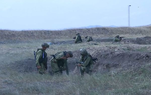 Занятия по боевой подготовке российских миротворцев в Карабахе  - Sputnik Азербайджан