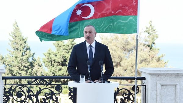 Prezident İlham Əliyev və Şarl Mişel birgə mətbuat konfransı keçiriblər - Sputnik Азербайджан