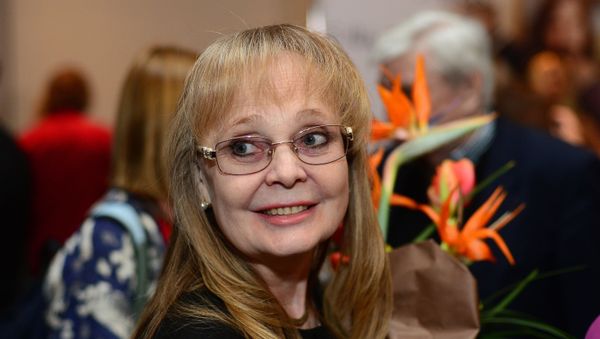 Актриса Наталья Белохвостикова на праздновании 60-летнего юбилея художника Никаса Сафронова в Москве. - Sputnik Азербайджан