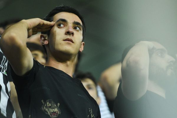Фанаты вовремя ответного матча 2-го квалификационного раунда Лиги чемпионов между бакинским Нефтчи и греческим Олимпиакосом. - Sputnik Азербайджан