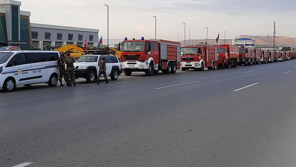  FHN-in yanğınsöndürmə qüvvələrinin əməkdaşlarından ibarət ikinci qrup da Türkiyəyə yola salınıb - Sputnik Азербайджан