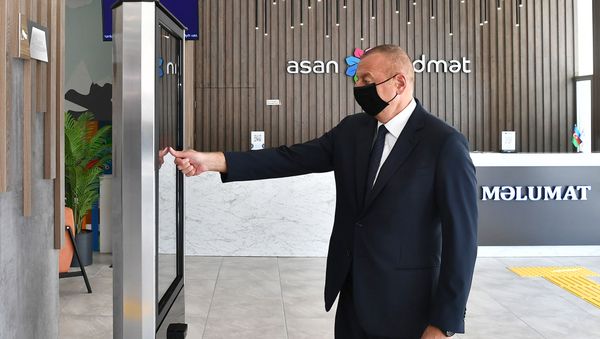 Prezident İlham Əliyev 6 saylı Bakı “ASAN xidmət” mərkəzinin açılışında - Sputnik Азербайджан