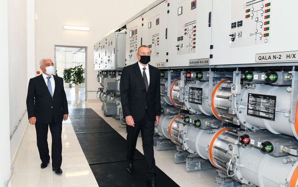 Prezident İlham Əliyev yenidən qurulan 110/35/6 kilovoltluq “Suraxanı” yarımstansiyasının açılışında - Sputnik Азербайджан