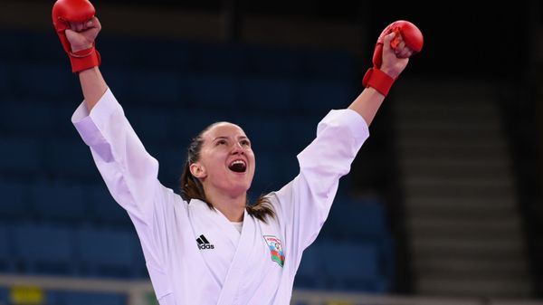 Азербайджанская каратистка Ирина Зарецкая во время выступления на Олимпийских играх в Токио - Sputnik Азербайджан