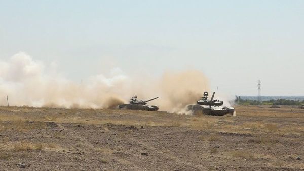 Əlahiddə Ümumqoşun Ordunun tank və mexanikləşdirilmiş birləşmələri yeni tədris dövrünə aktiv məşğələlərlə başlayıb - Sputnik Азербайджан