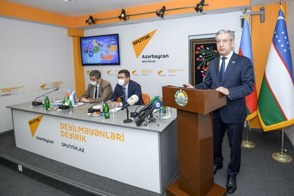 Мероприятие в Мультимедийном пресс-центре Sputnik Азербайджан, посвященное будущему политического диалога между Ташкентом и Баку. - Sputnik Азербайджан
