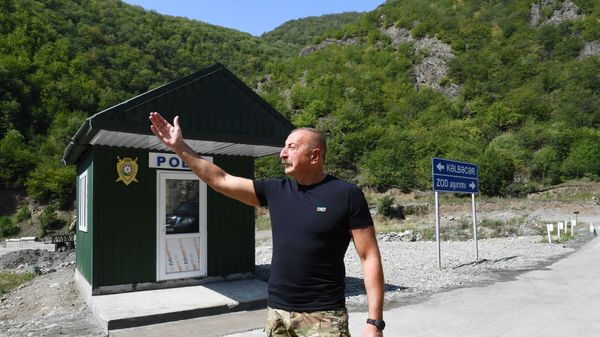 Президент Ильхам Алиев посетил Кяльбаджарский и Лачинский районы - Sputnik Азербайджан