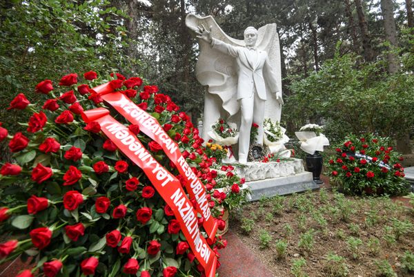 В Баку почтили память народного артиста СССР Муслима Магомаева. - Sputnik Азербайджан