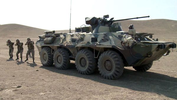 Экипажи бронетехники совершенствуют боевые навыки  - Sputnik Азербайджан