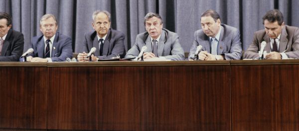 Пресс-конференция членов ГКЧП - Sputnik Азербайджан