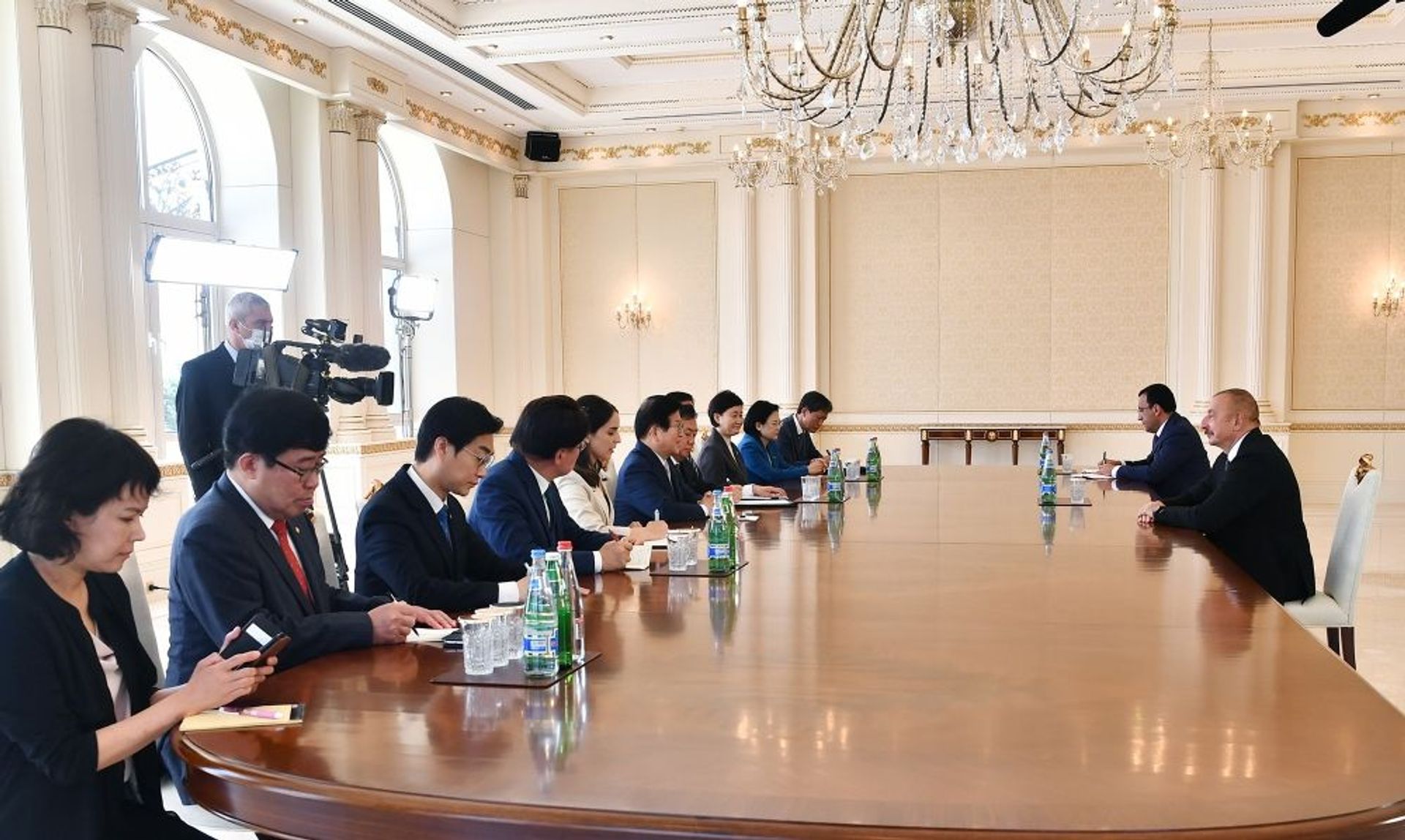 Prezident İlham Əliyev Koreya Respublikası Milli Assambleyasının sədrinin rəhbərlik etdiyi nümayəndə heyətini qəbul edib - Sputnik Азербайджан, 1920, 01.10.2021