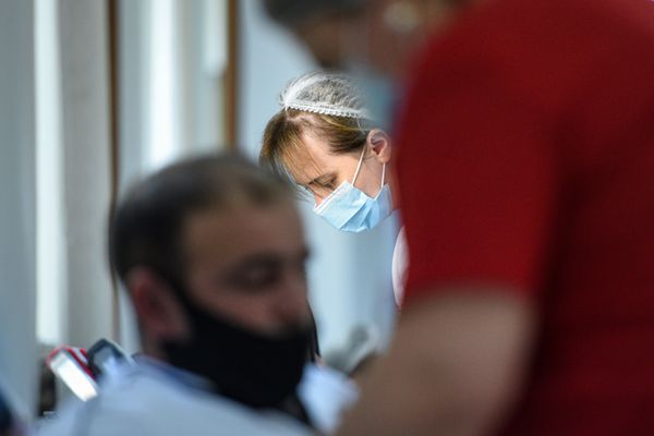 По инициативе Министерства здравоохранения АР и Управления мусульман Кавказа (УМК) в последние годы в этот день проводятся акции сдачи донорской крови. - Sputnik Азербайджан