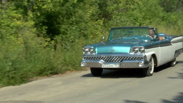 Винтажный автопарк: от легендарной полуторки до кабриолета модели Ford - Sputnik Азербайджан