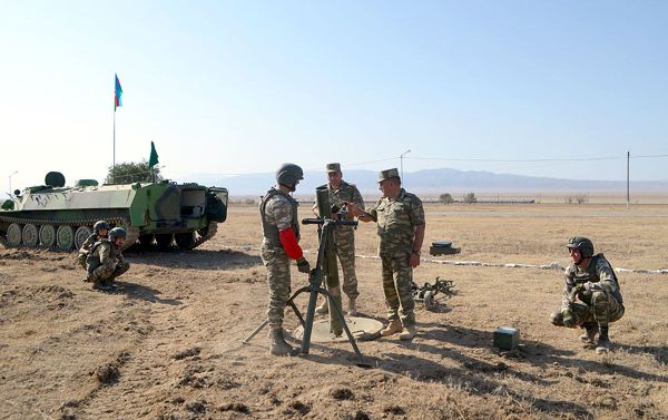 Азербайджанские военнослужащие ведут подготовку к конкурсу «Мастера артиллерийского огня» - Sputnik Азербайджан