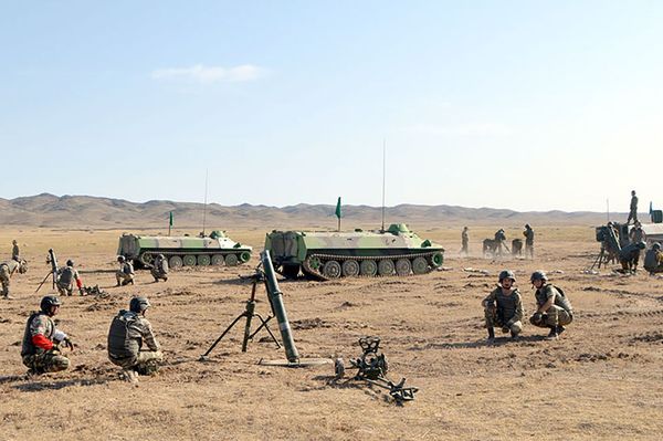 Азербайджанские военнослужащие ведут подготовку к конкурсу «Мастера артиллерийского огня» - Sputnik Азербайджан
