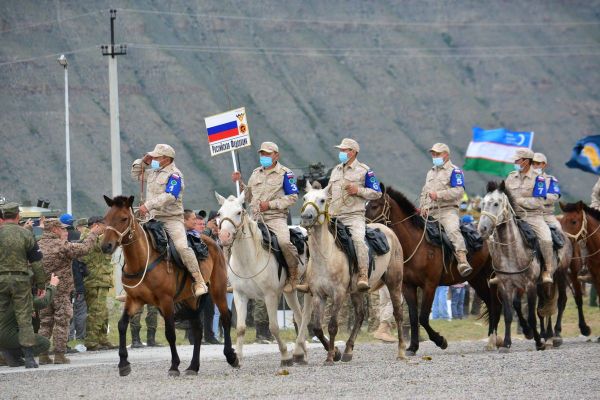 Два международных конкурса «Военное ралли» и «Конный марафон» стартовали в Кызыле в рамках Армейских международных игр-2021.  - Sputnik Азербайджан