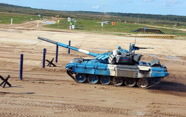 Hərbçilərimiz “Tank biatlonu” müsabiqəsində ilk yarışa başlayıblar - Sputnik Азербайджан