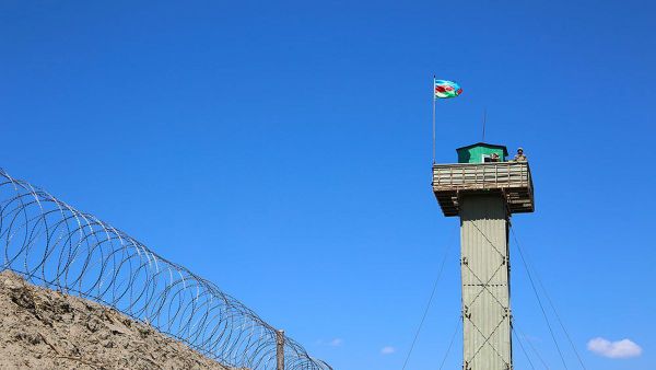 Пост азербайджанской армии на границе с Арменией - Sputnik Азербайджан