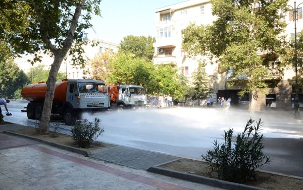 Bakıda küçələrin dezinfeksiyası - Sputnik Азербайджан