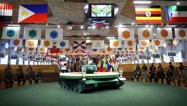 Жеребьевка команд-участниц полуфинала конкурса «Танковый биатлон» - Sputnik Азербайджан