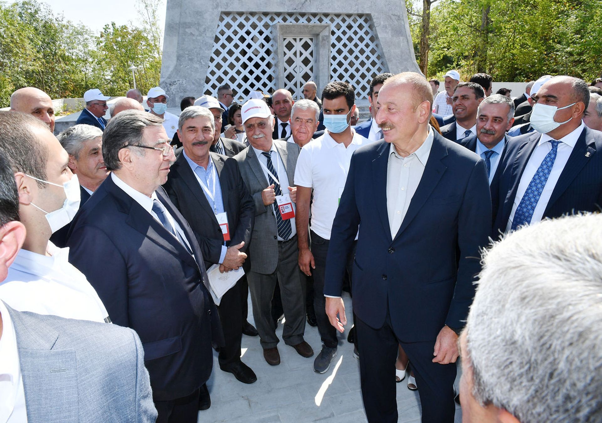 Prezident İlham Əliyev Şuşada Vaqif Poeziya Günlərinin açılışında - Sputnik Азербайджан, 1920, 01.10.2021
