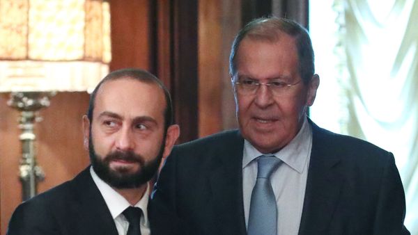 Встреча глав МИД РФ и Армении С. Лаврова и А. Мирзояна в Москве - Sputnik Азербайджан