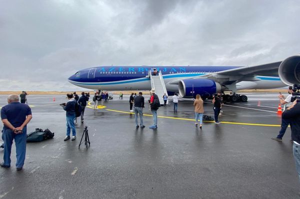 Azərbaycan Hava Yollarına məxsus ən böyük Airbus A340-500 tipli sərnişin təyyarəsi - Sputnik Азербайджан