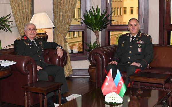 Azərbaycan Respublikası Müdafiə nazirinin birinci müavini - Azərbaycan Ordusunun Baş Qərargah rəisi general-leytenant Kərim Vəliyev sentyabrın 13-də Türkiyə Respublikasının Milli Müdafiə naziri cənab Hulusi Akar və Baş Qərargah rəisi ordu generalı Yaşar Güler ilə görüşüb - Sputnik Азербайджан