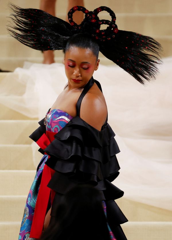 Японская теннисистка Наоми Осака на Met Gala 2021 в Нью-Йорке. - Sputnik Азербайджан