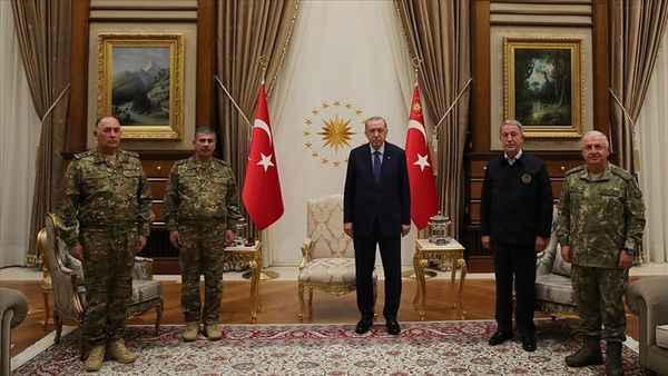 Türkiyə prezidenti Müdafiə Nazirliyinin rəhbərliyini qəbul edib - Sputnik Азербайджан