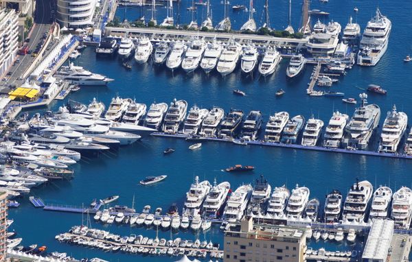 Роскошные яхты на Monaco Yacht Show, одного из самых престижных шоу прогулочных катеров в мире. - Sputnik Азербайджан