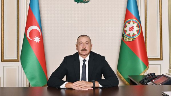 Президент Азербайджана Ильхам Алиев во время обращении к азербайджанскому народу в связи с Днем памяти - Sputnik Азербайджан