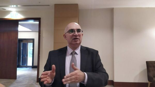 Глава азербайджанского представительства Фонда ООН в области народонаселения Фарид Бабаев - Sputnik Азербайджан