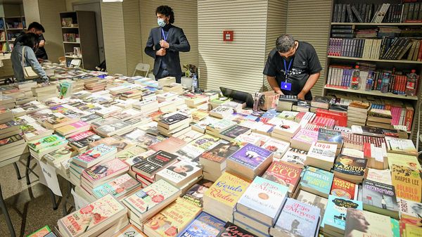 Книжная выставка - Sputnik Азербайджан