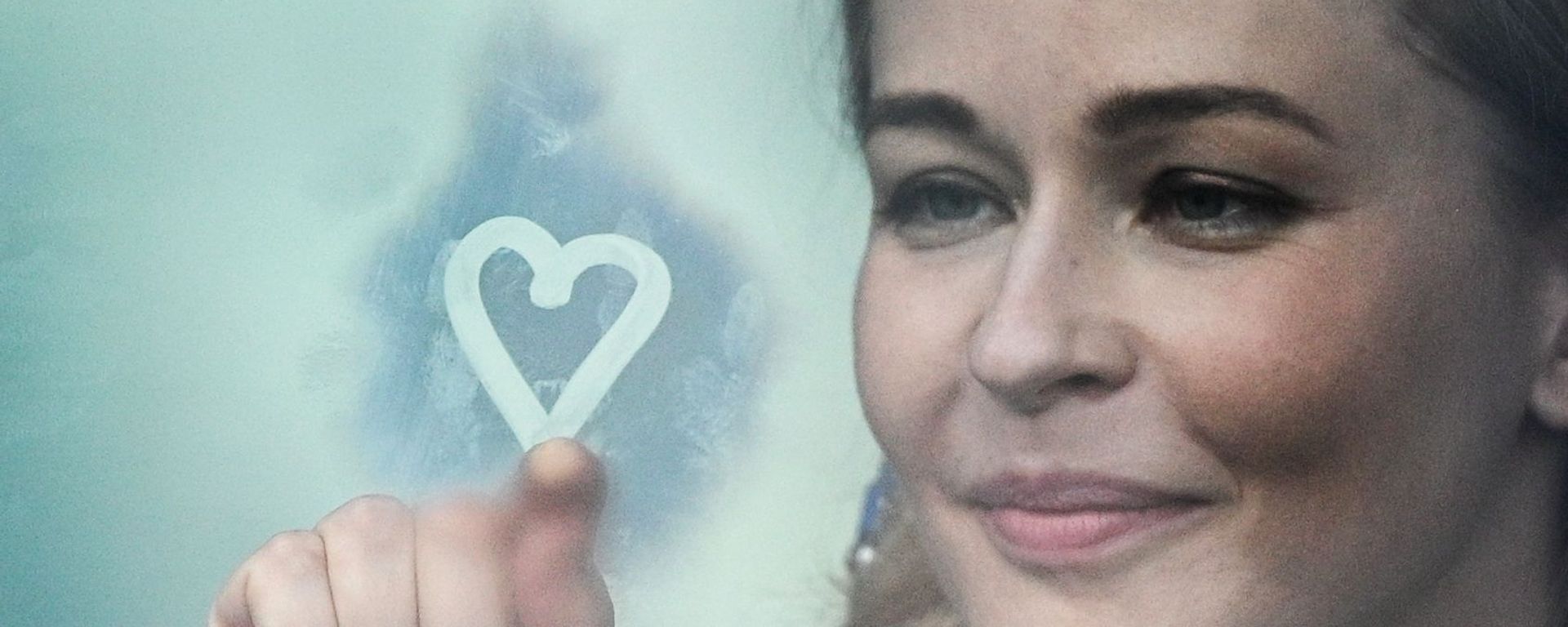 Актриса Юлия Пересильд перед стартом космического корабля Союз МС-19 на космодроме Байконур Актриса Юлия Пересильд перед стартом космического корабля Союз МС-19 на космодроме Байконур - Sputnik Азербайджан, 1920, 15.10.2021
