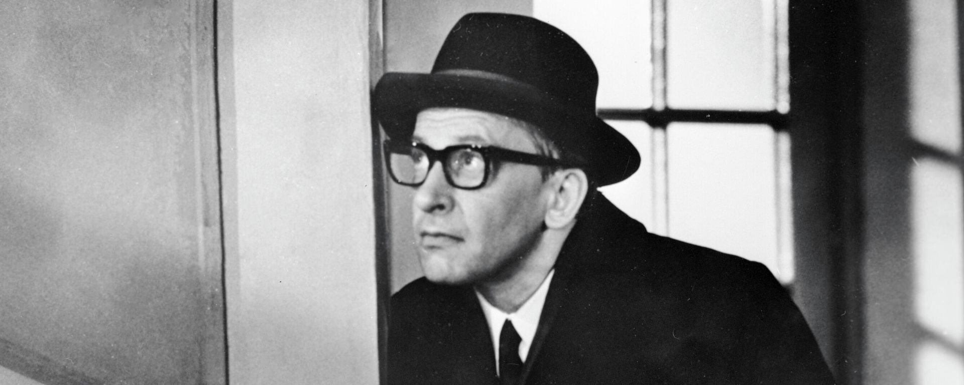Актер Евгений Евстигнеев в роли профессора Плейшнера в телевизионном художественном фильме Татьяны Лиозновой Семнадцать мгновений весны - Sputnik Азербайджан, 1920, 09.10.2021